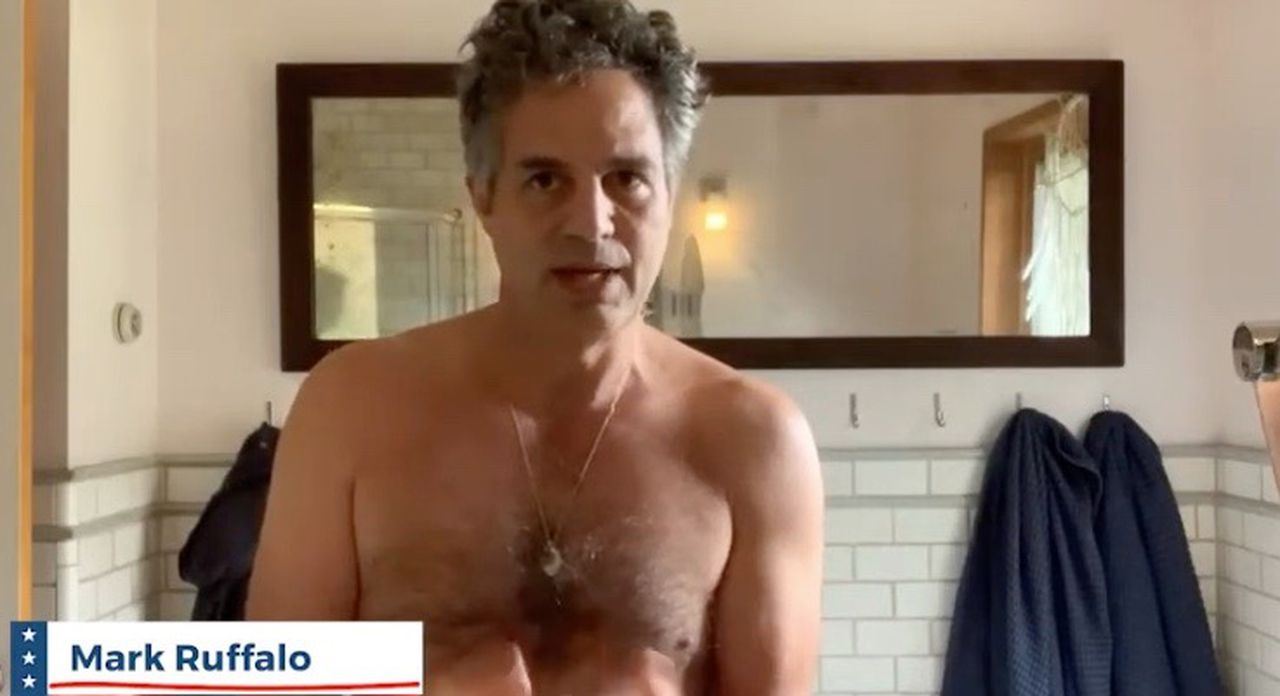 Celebrities βγαίνουν από τα ρούχα τους και εξηγούν τι σημαίνει naked ballot