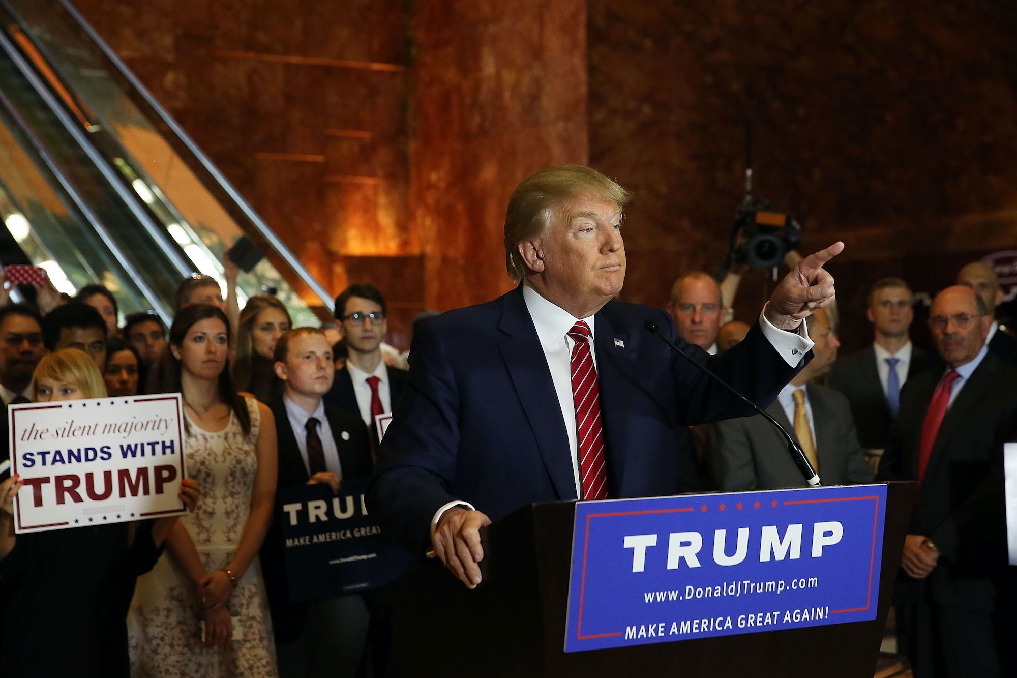 Και το YouTube μπλόκαρε τον Donald Trump