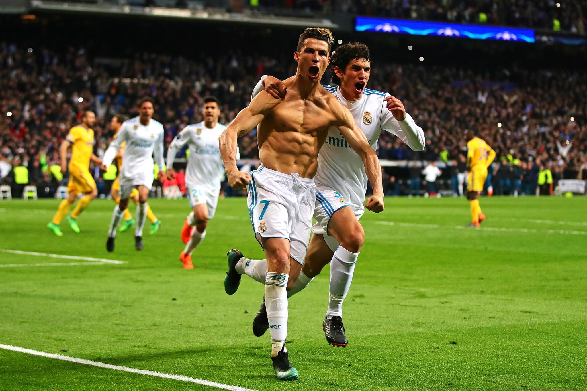 Τι συμβαίνει με το six pack του Cristiano Ronaldo - όπως το εξήγησε ένας πλαστικός χειρουργός