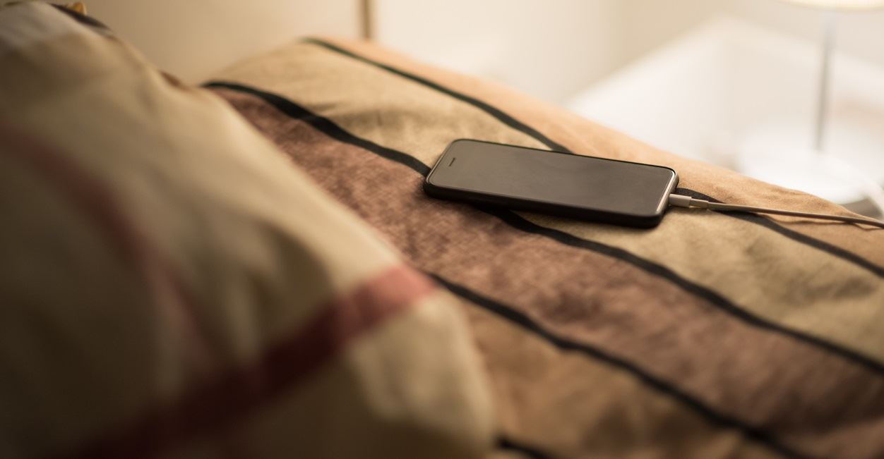 Το πρόβλημα με τη φόρτιση του κινητού το βράδυ