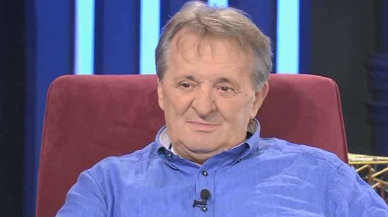 Όταν ο Δημήτρης Μητροπάνος βγήκε στο 'Καφενείο των Φιλάθλων' του Γιώργου Γεωργίου