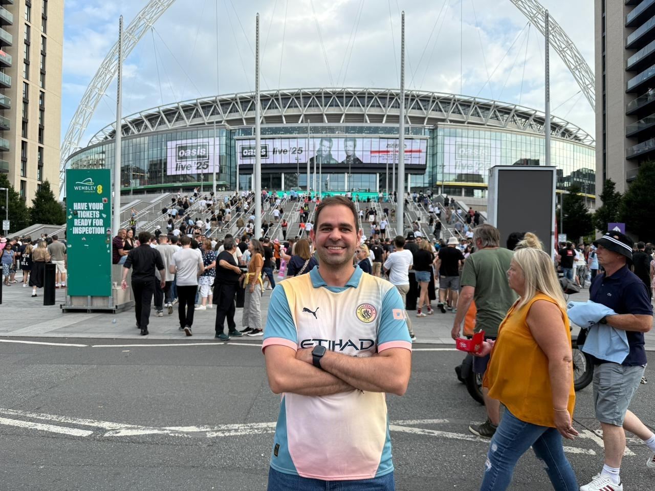 Ένας Έλληνας είδε τους Oasis στο Wembley και μας περιγράφει την εμπειρία του - Άξιζε τελικά η αναμονή 16 χρόνων;