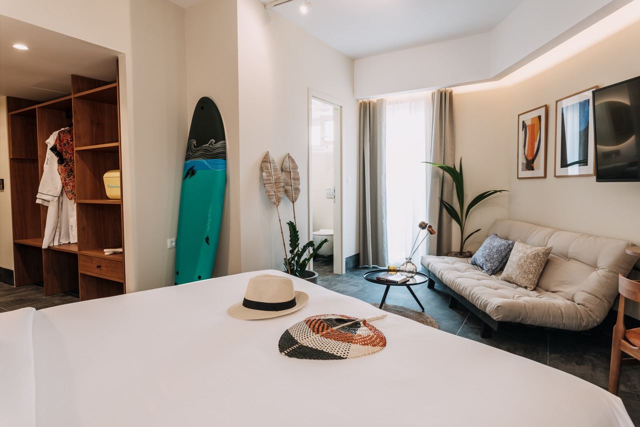 DAVE by the beach Loutraki: Διακοπές δίπλα στη θάλασσα, μία ώρα από την Αθήνα