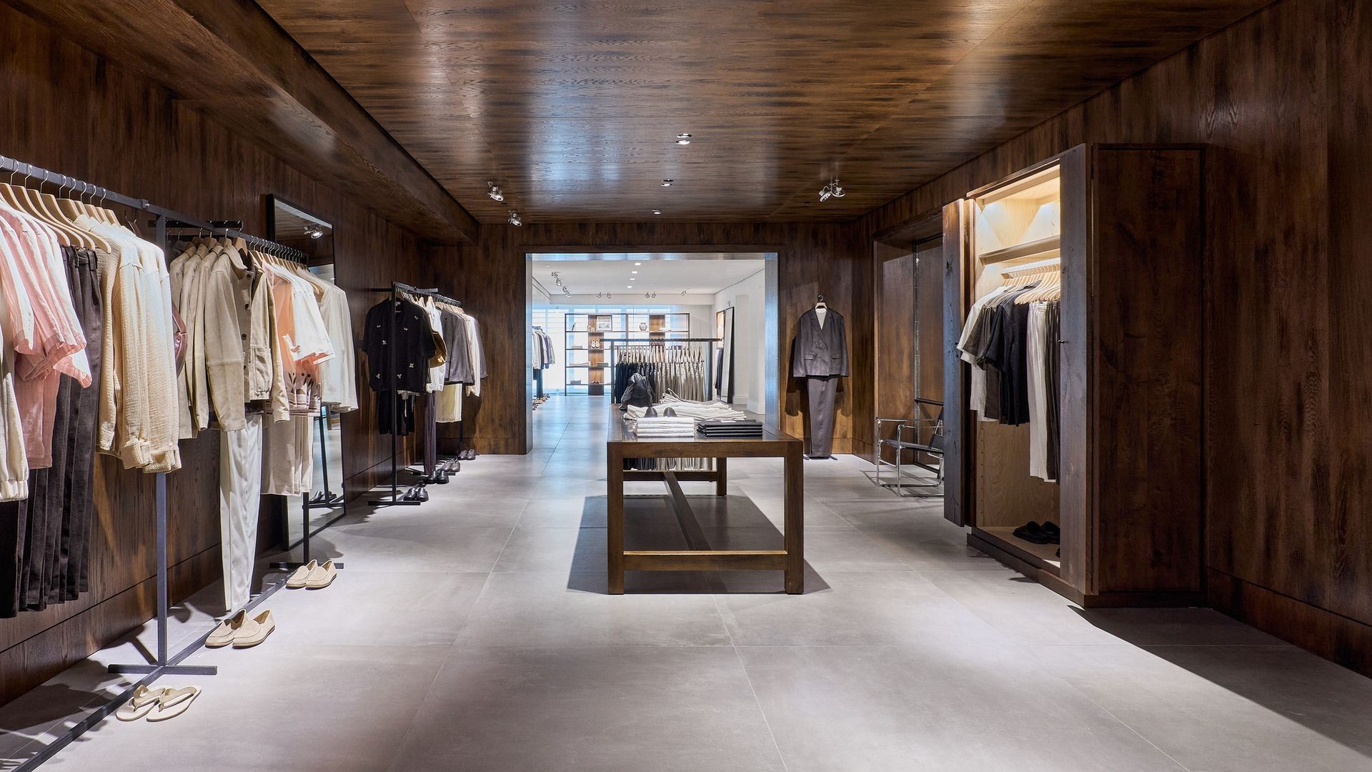 Άνοιξε το νέο κατάστημα ZARA στο εμβληματικό κτίριο του Μινιόν στην Αθήνα (εικόνες)