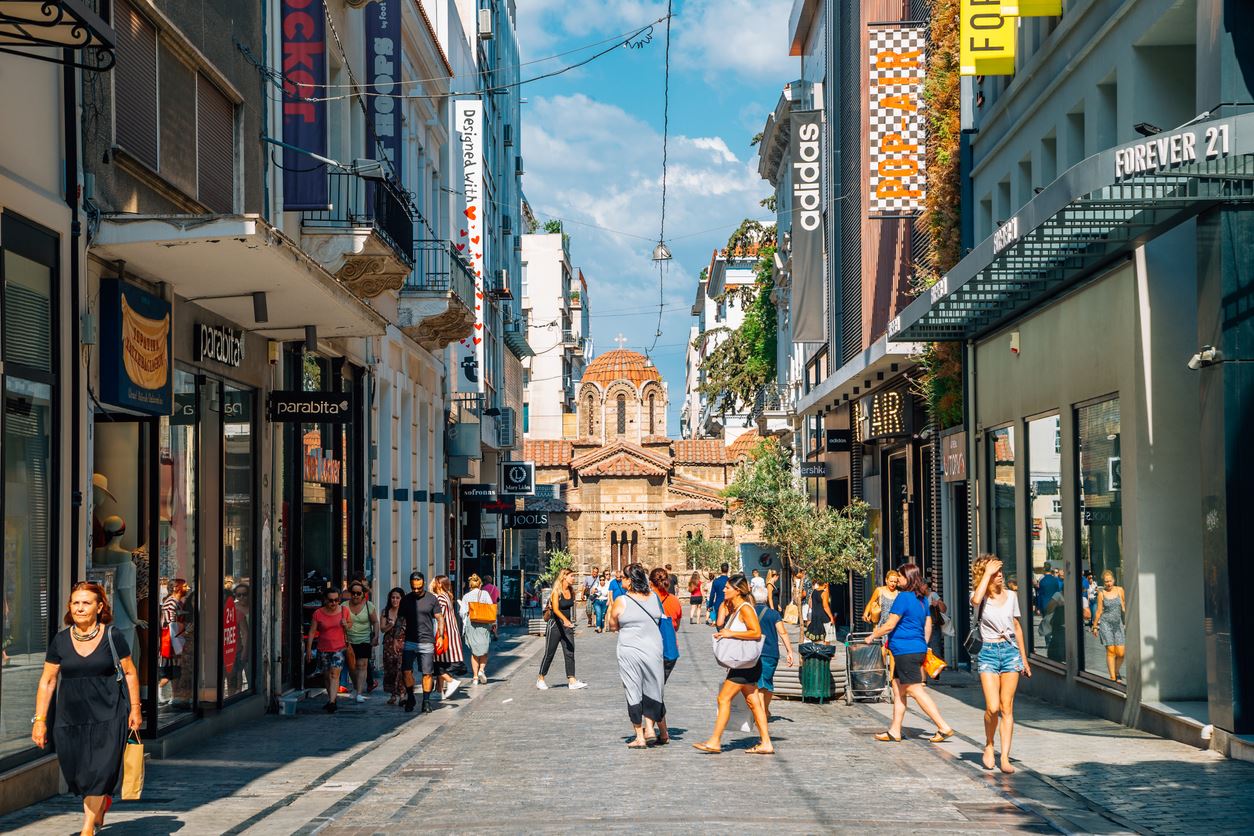 Πρεμιέρα για τις θερινές εκπτώσεις