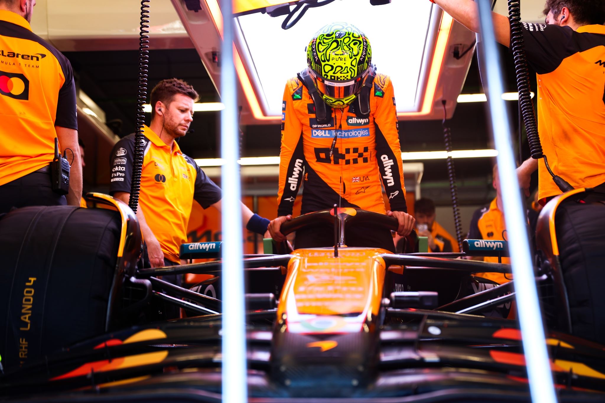 Πήγαμε στη Βαρκελώνη και είδαμε F1 από το paddock της McLaren