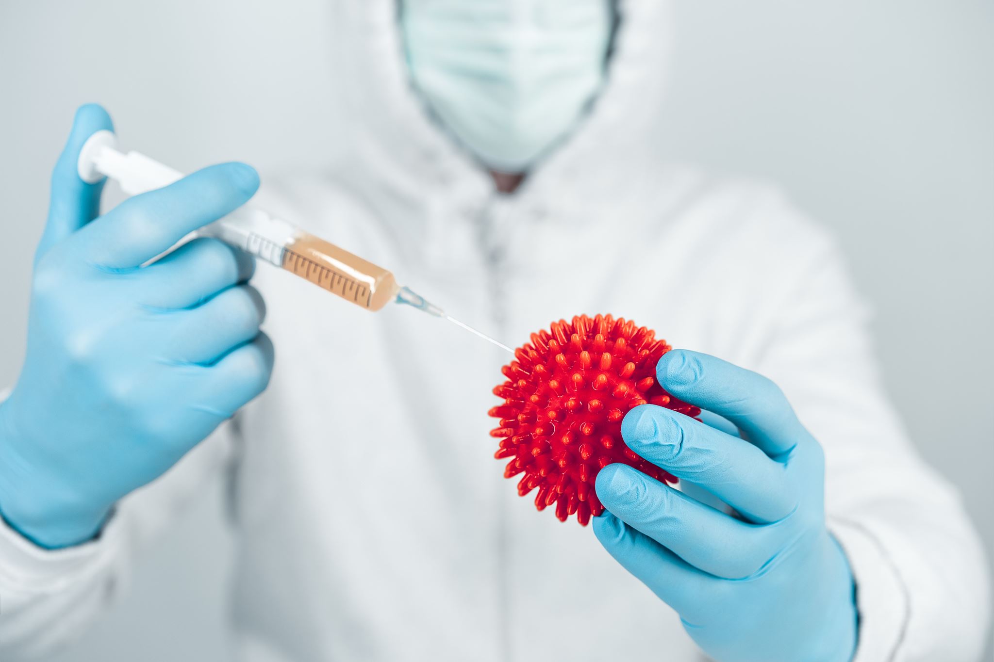 Τα 9 ελπιδοφόρα εμβόλια κατά του κορονοϊού σύμφωνα με τον Ηλία Μόσιαλο