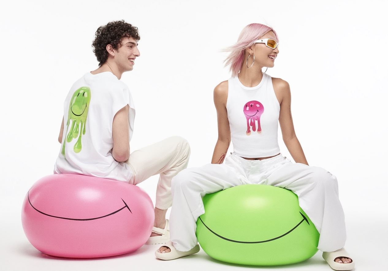 Η Bershka λανσάρει την πρώτη της κολεξιόν phygital