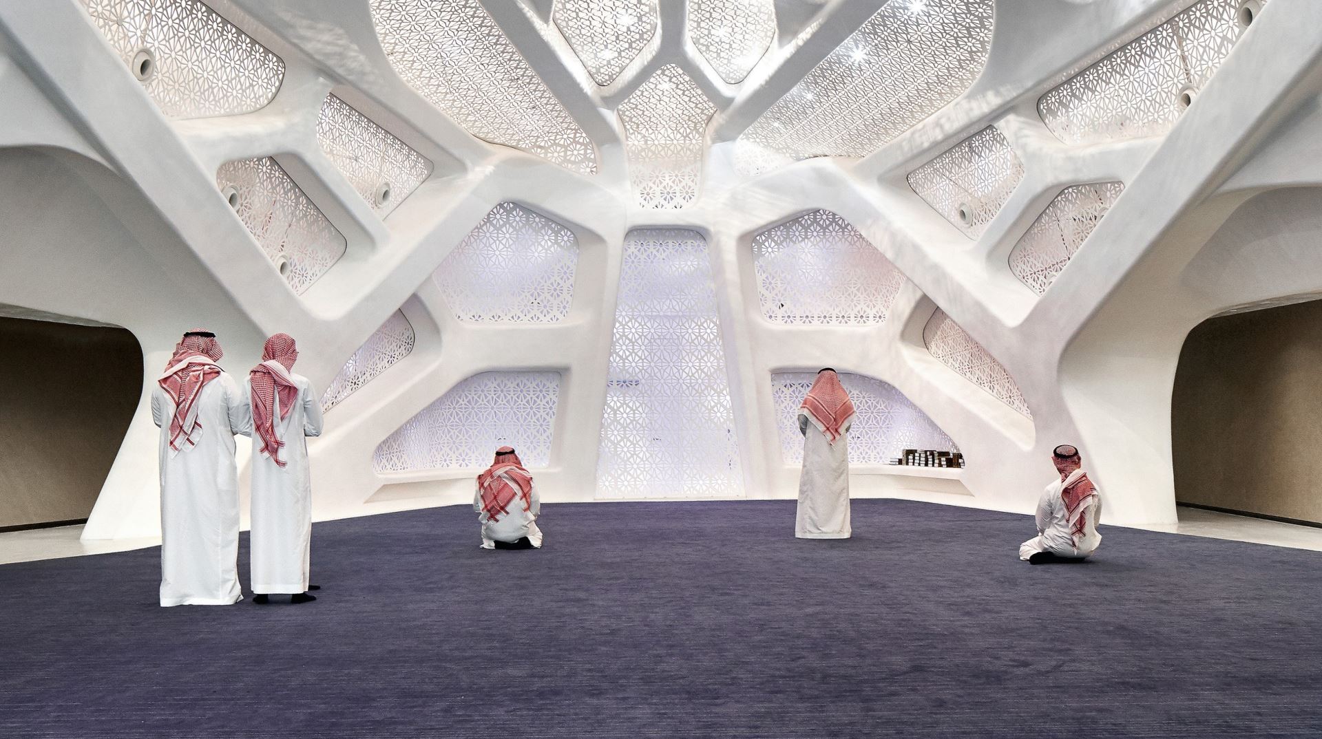 Το λεύκωμα-φόρος τιμής στο έργο της Zaha Hadid