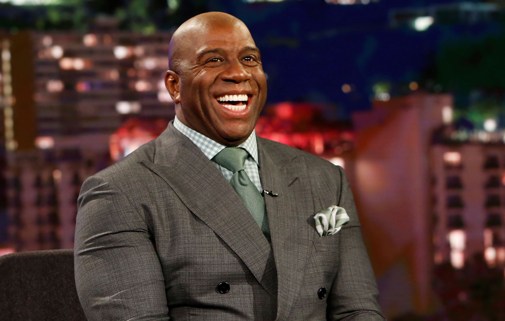 Ο Magic Johnson χρηματοδοτεί μικρές επιχειρήσεις γυναικών και μειονοτήτων