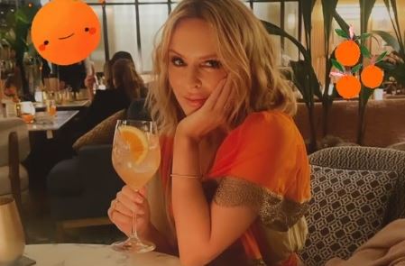 Ένα cocktail με τσίπουρο για την Kylie Minogue