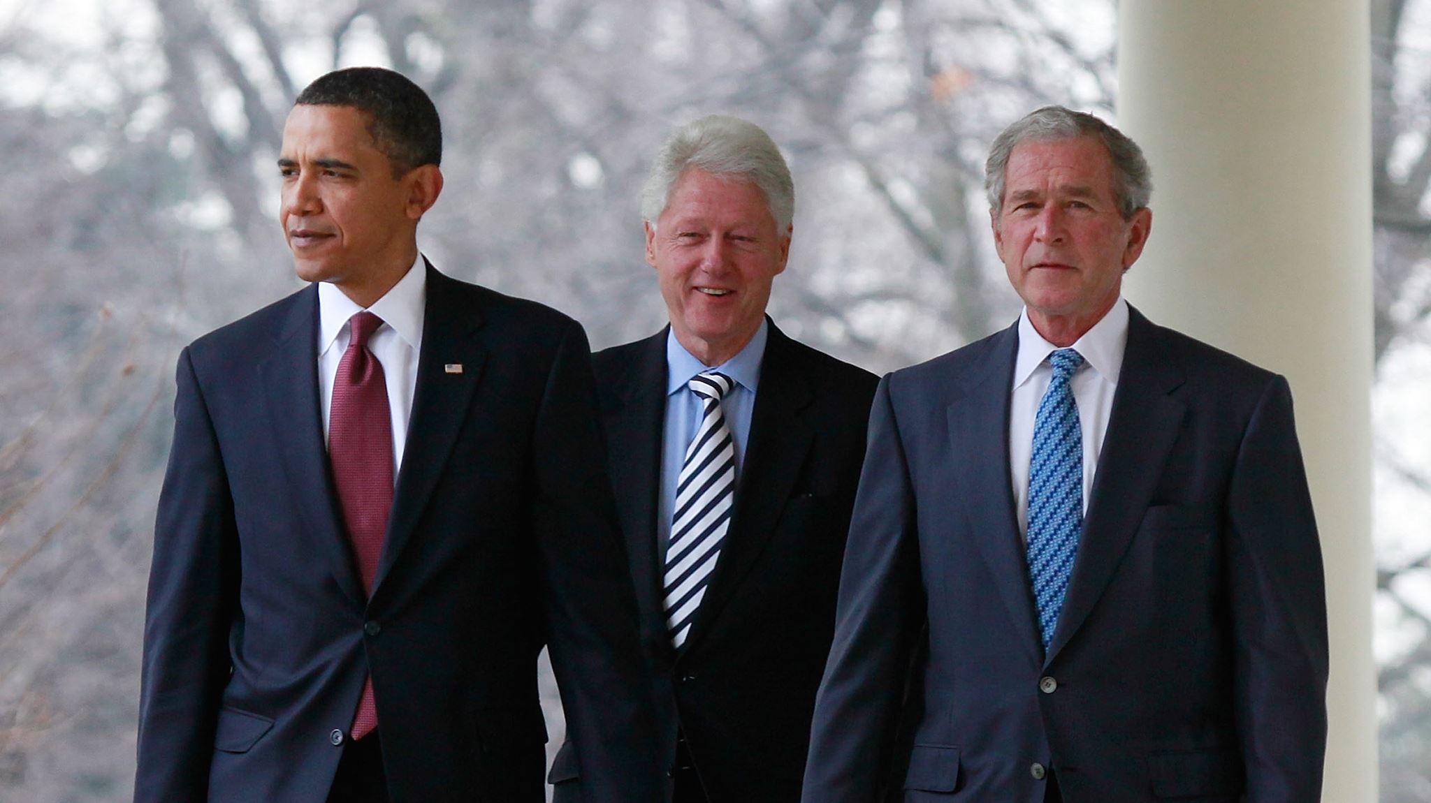 Barack Obama, George W. Bush και Bill Clinton δηλώνουν έτοιμοι να εμβολιαστούν