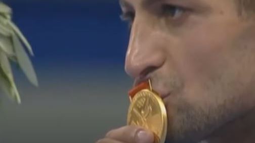 Χρυσός Ολυμπιονίκης της Αθήνας κατηγορείται για 3 δολοφονίες