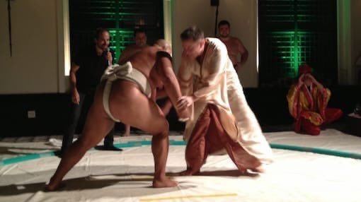 Κάποτε ο Elon Musk τα έβαλε με παλαιστή του σούμο και δεν πήγε καλά αυτό