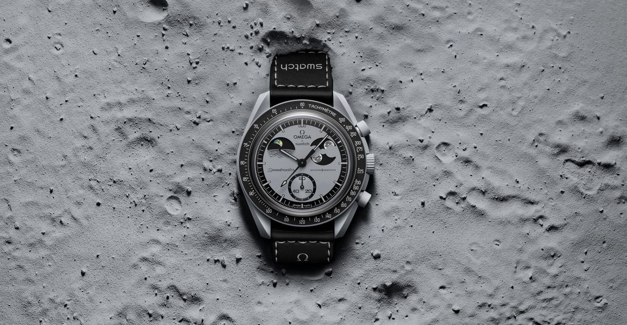 Το Bioceramic MoonSwatch Mission to Earthphase γιορτάζει το μεγαλείο της γης όπως φαίνεται από τη σελήνη