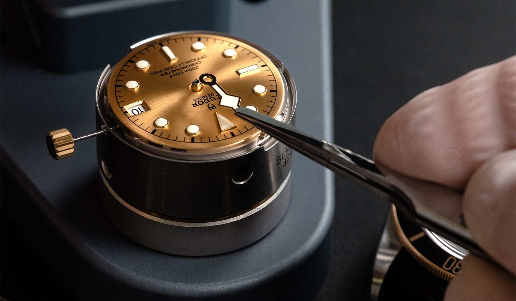 Οι εμβληματικοί δείκτες "χιονονιφάδας" της Tudor