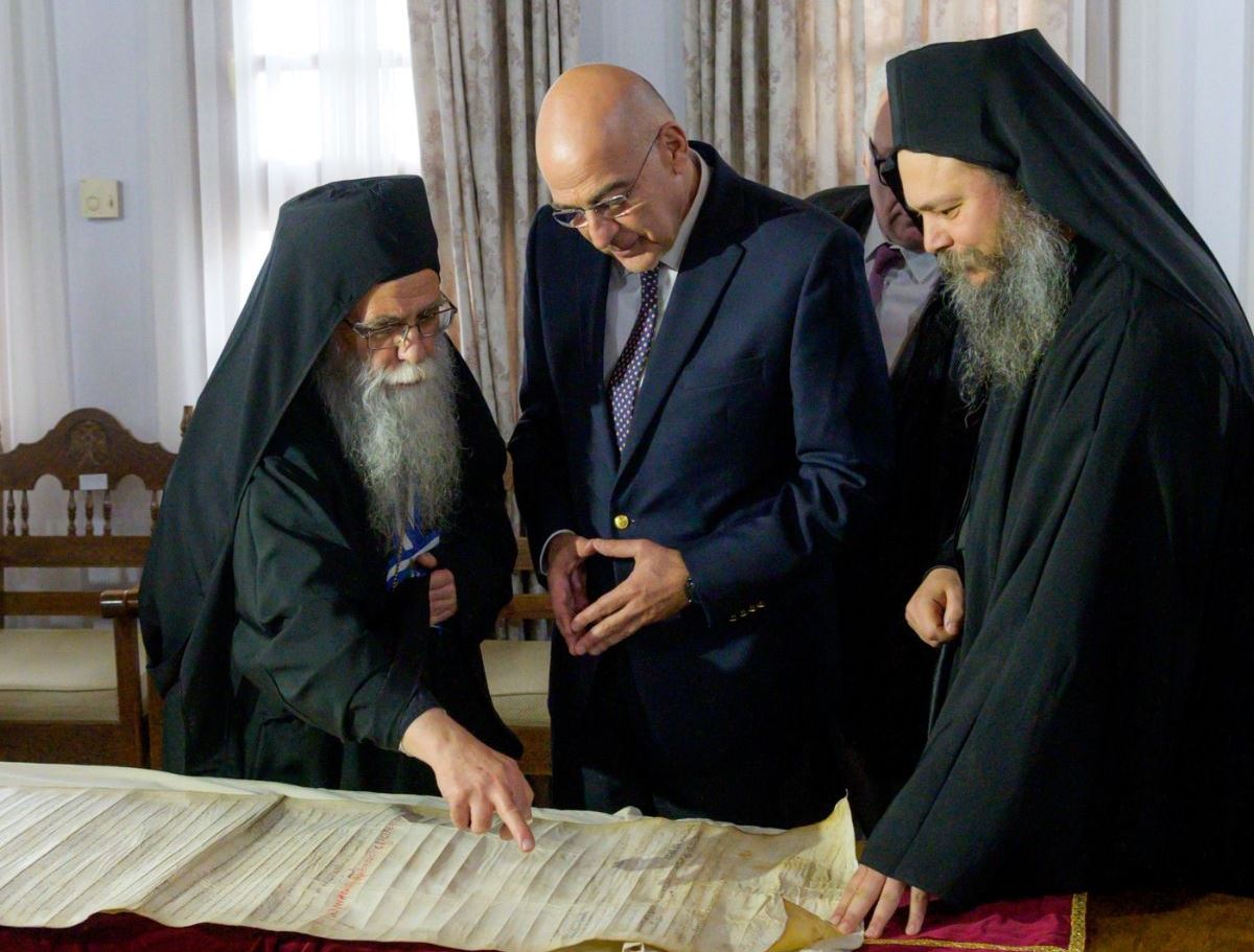 Περιπέτεια για τον Νίκο Δένδια στο Άγιο Όρος