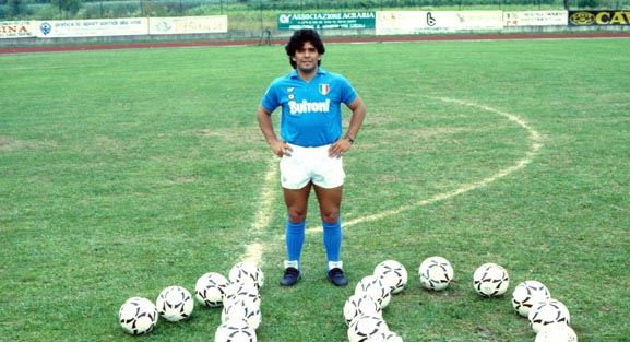 Οι δύο BMW του Diego Maradona βγαίνουν στο σφυρί