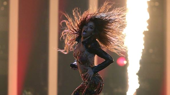 Ελένη Φουρέιρα: Σέξι εμφάνιση με ζαρτιέρες στο πλατό του House of Fame