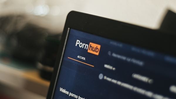 Το Pornhub αλλάζει 'πρόσωπο'