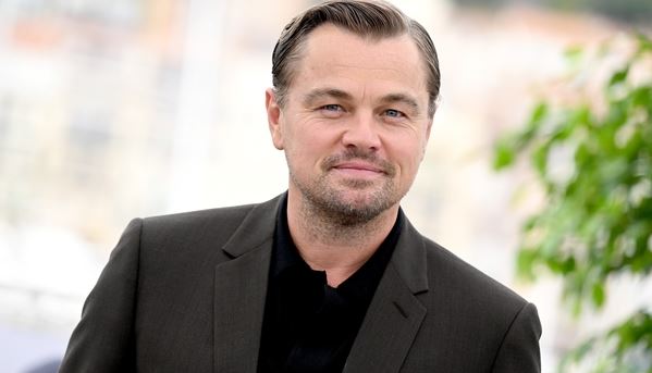 Ένα μοντέλο του Playboy 'καίει' τον Leonardo DiCaprio