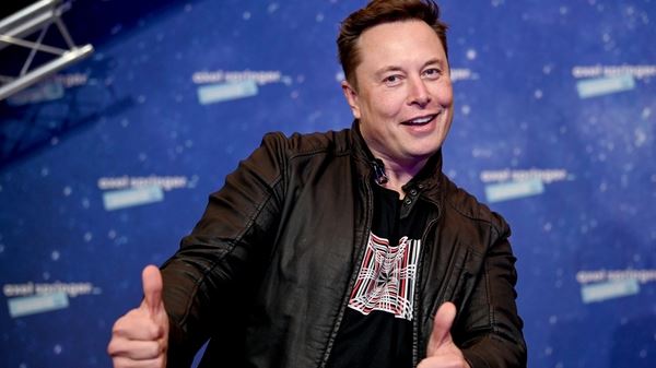 Ο Elon Musk τσακώνεται τώρα και με τον πρωθυπουργό της Ιρλανδίας