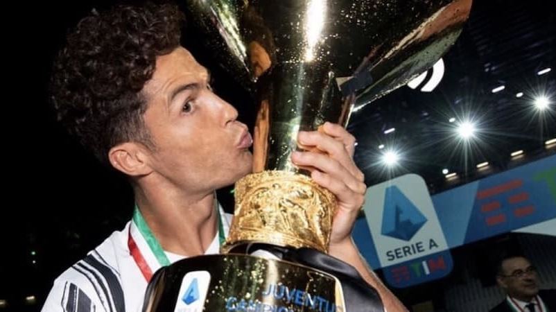 O Cristiano Ronaldo έκανε δώρο στον εαυτό του μία Bugatti 8 εκ. ευρώ