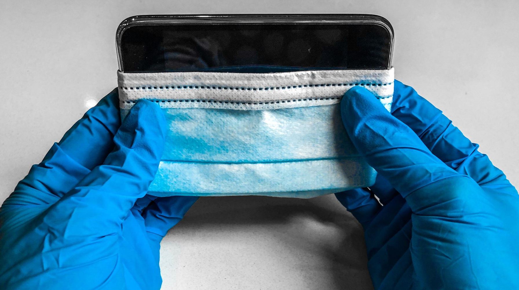 Ήρθε η ώρα να απολυμάνεις το smartphone