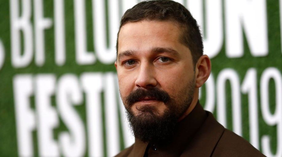 Ο Shia LaBeouf μιλά για τα παιδικά τραύματα που τον οδήγησαν στον αλκοολισμό