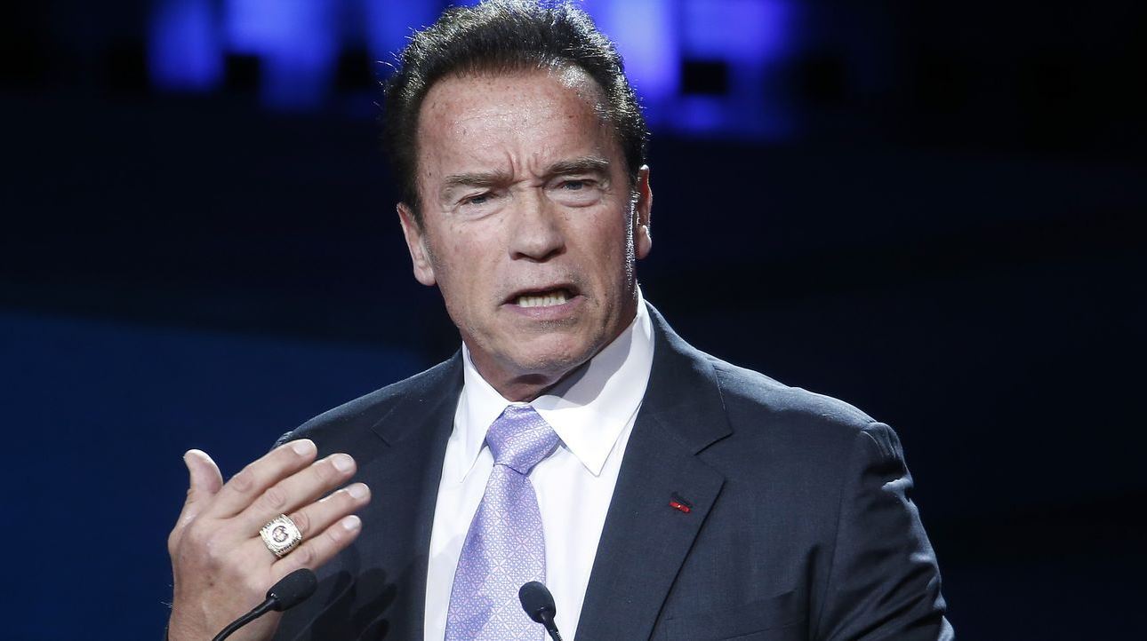 Ο Arnold Schwarzenegger συγκρίνει την εισβολή στο Καπιτώλιο με τη Νύχτα των Κρυστάλλων