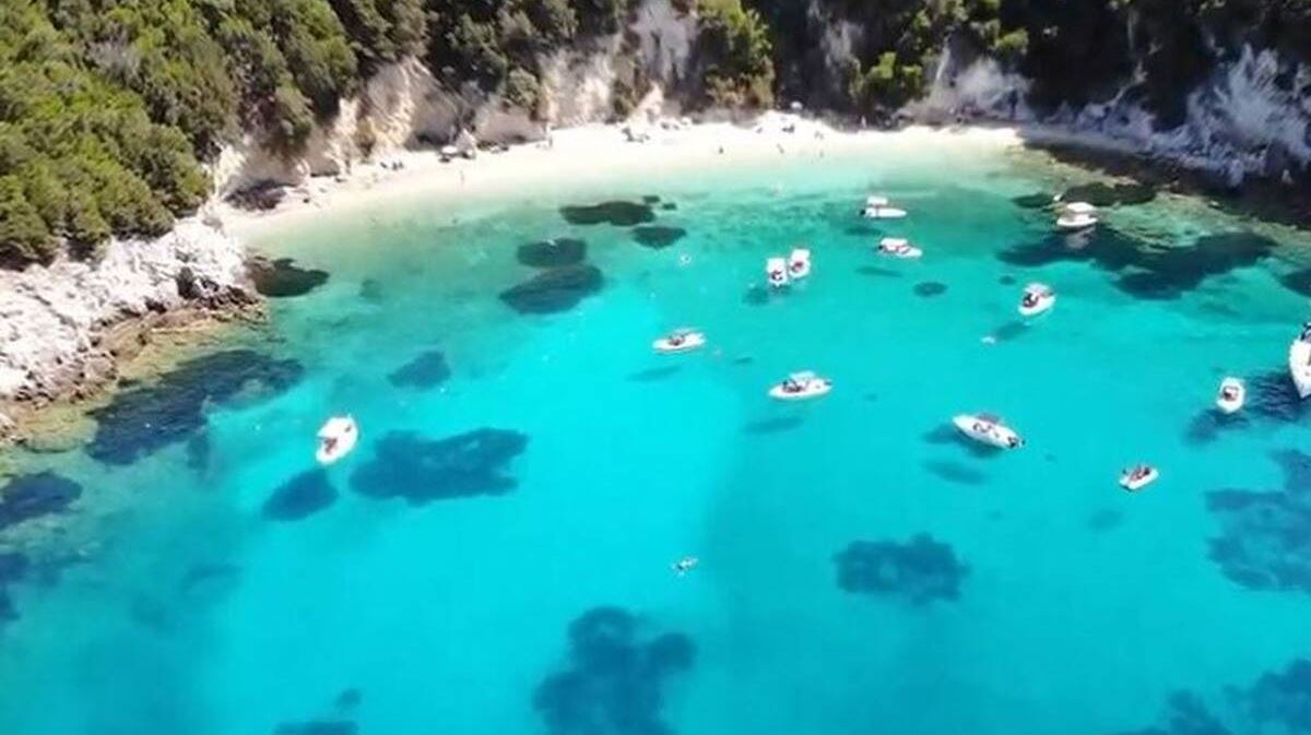 Στα Σύβοτα υπάρχει η ωραιότερη "πισίνα" του Ιονίου