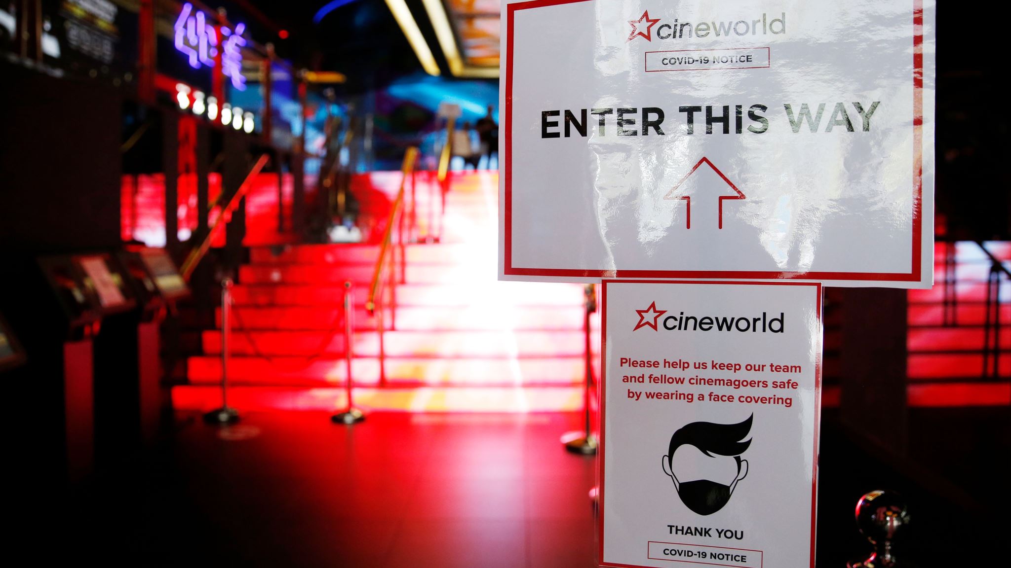 Σχολεία και εστίαση δύσκολα θα ανοίξουν τα Χριστούγεννα