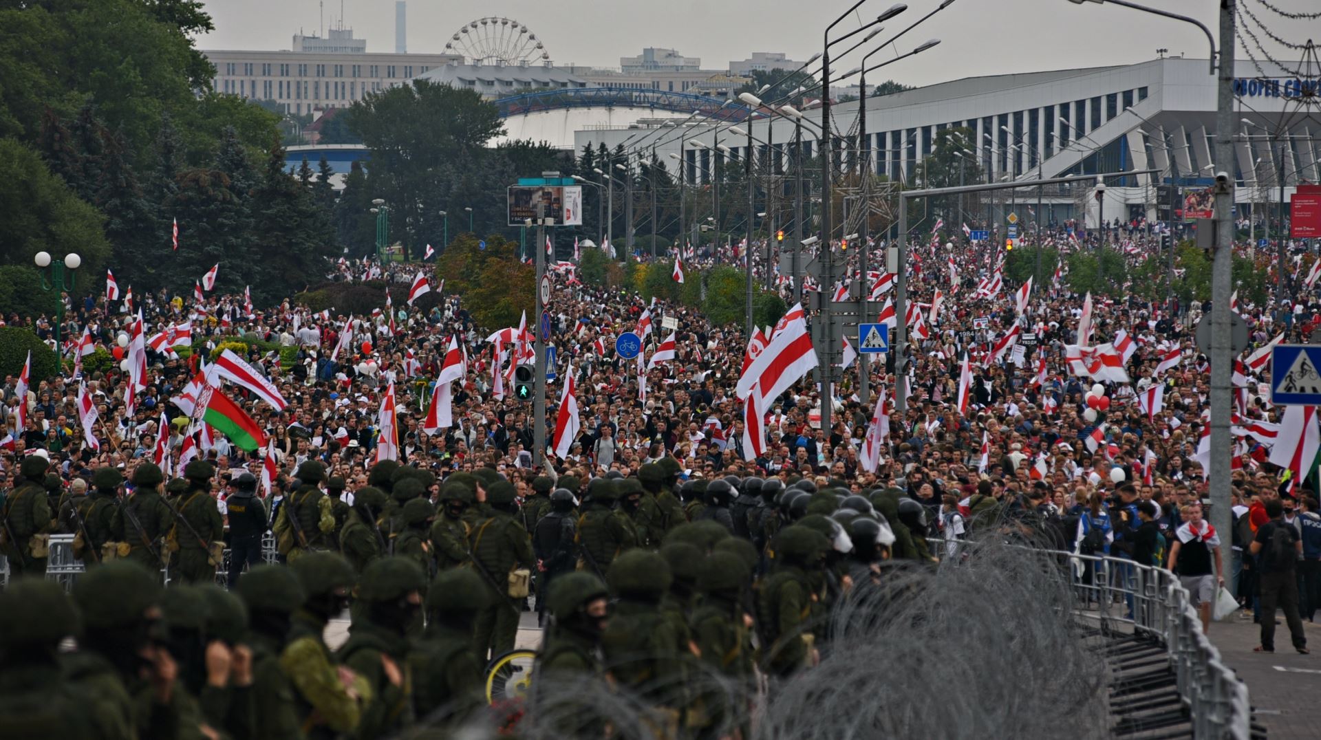 Ισχυρές διαδηλώσεις ενάντια στον Λουκασένκο πραγματοποιήθηκαν στη Λευκορωσία