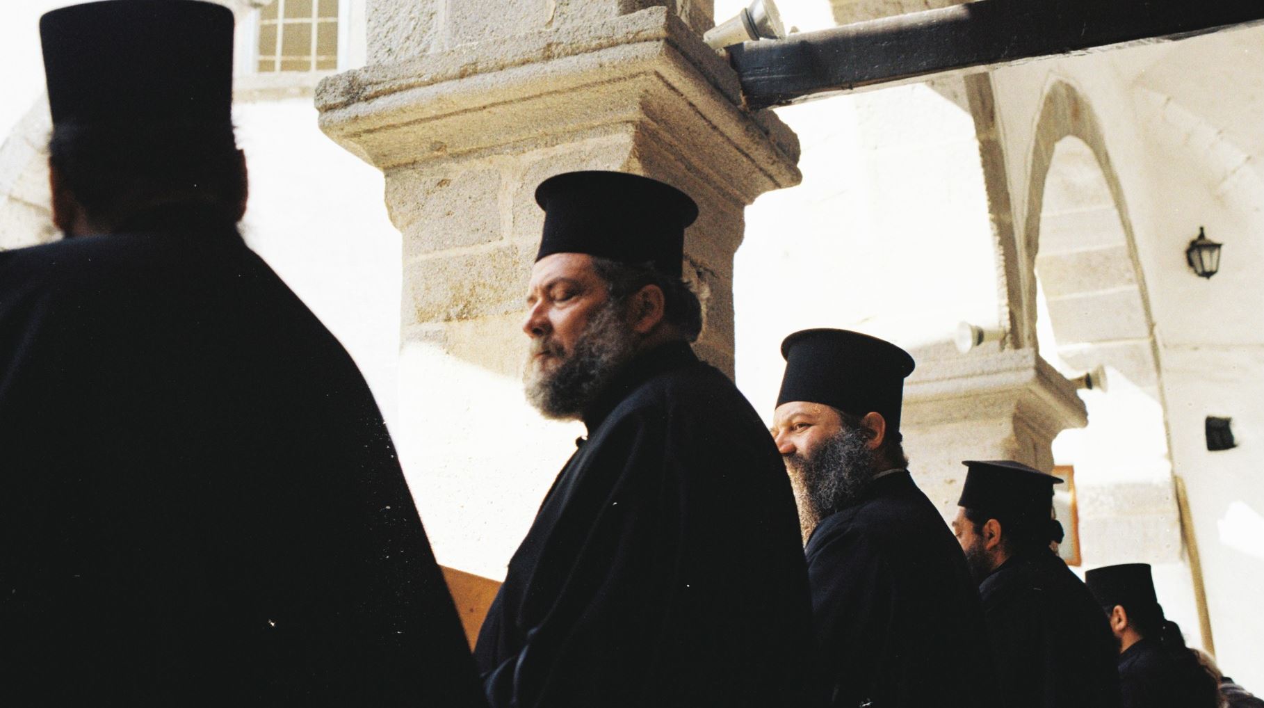 Λειτουργίες 50 ατόμων εν μέσω πανδημίας προτείνουν οι Μητροπολίτες