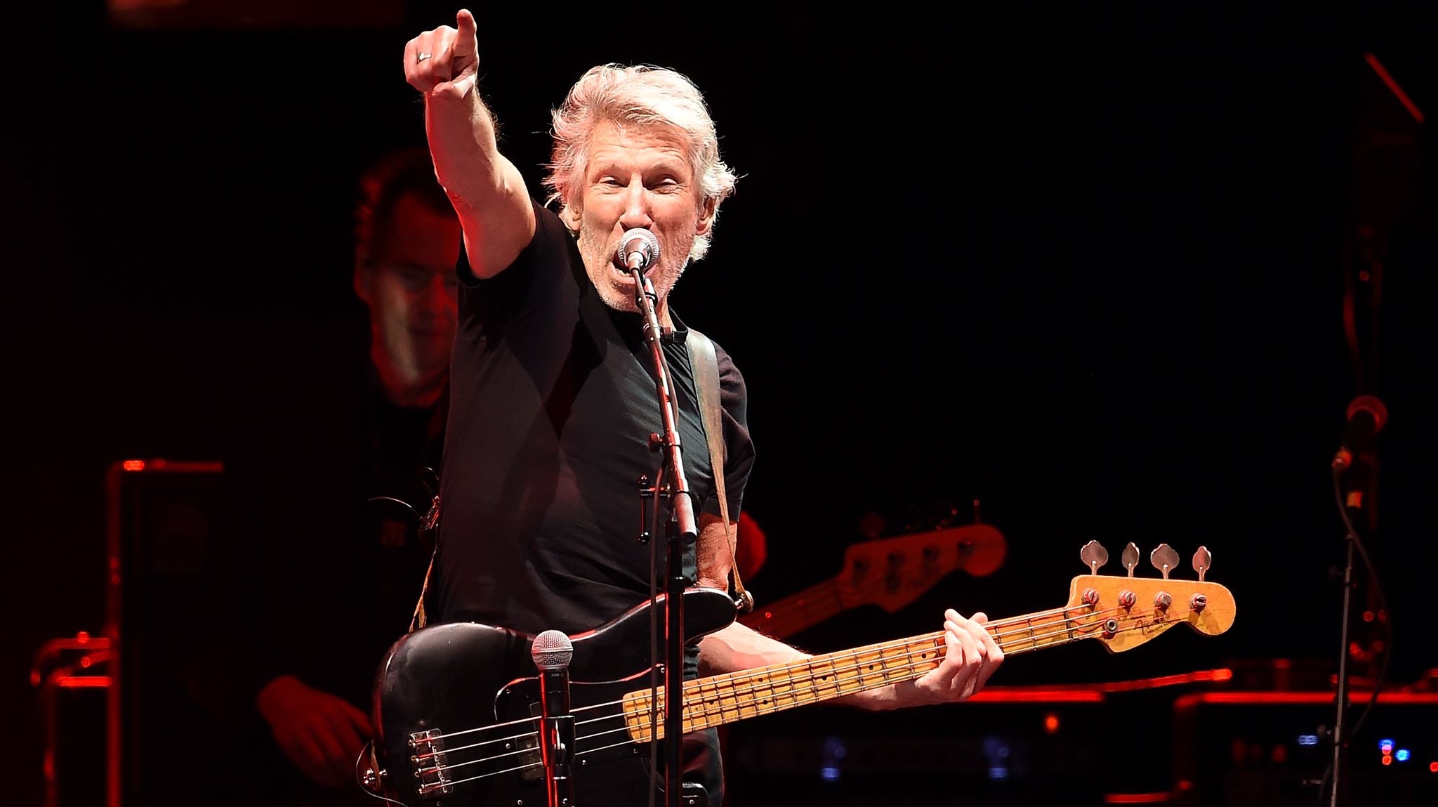 O Roger Waters των Pink Floyd αποκάλεσε ηλίθιο τον Donald Trump