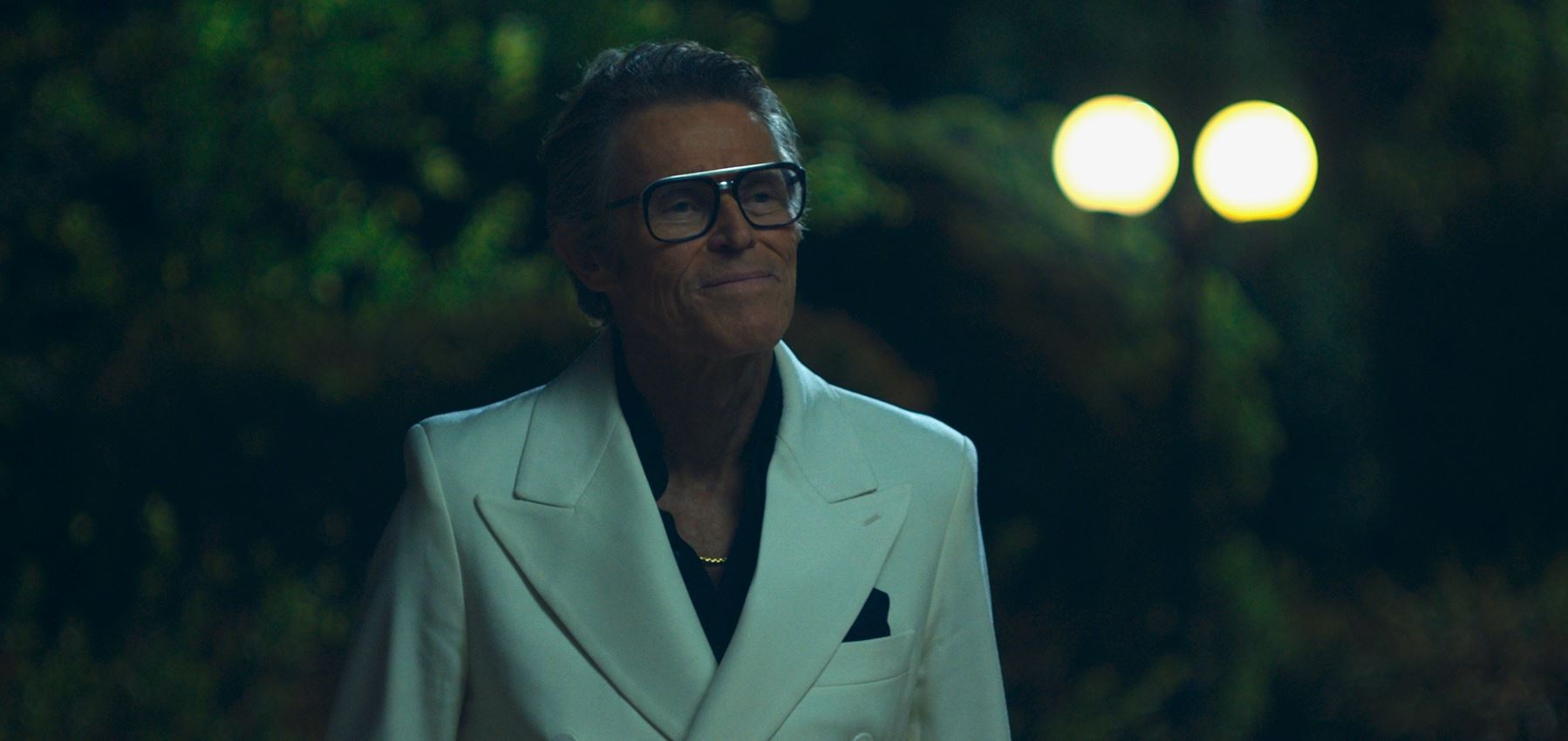 Στο The Birthday Party που γυρίστηκε στην Ελλάδα, ο Willem Dafoe είναι ένας σύγχρονος Ωνάσης