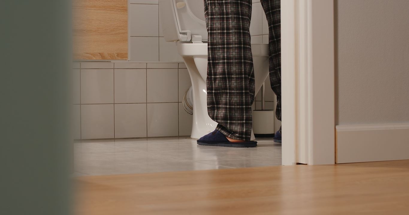 Γιατί τα ούρα είναι κίτρινα; Η επιστήμη μίλησε