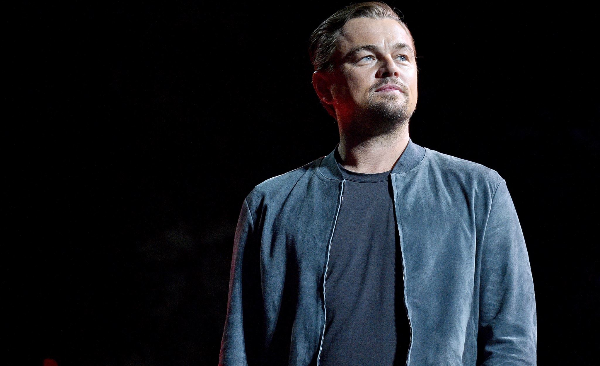 O Leonardo DiCaprio ασχολείται με τη διάσωση του παπαγάλου swift