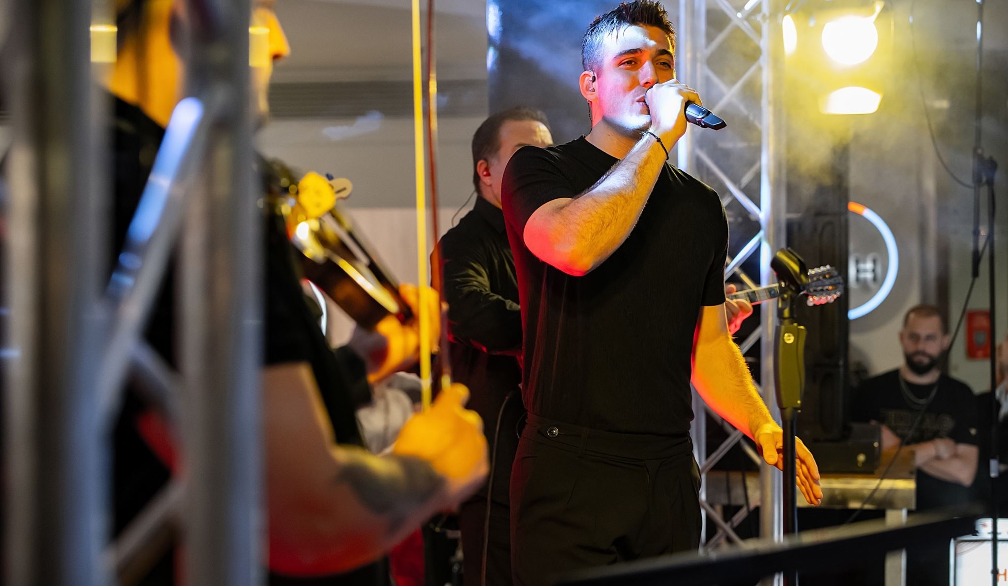 Live Stage στο Athens Metro Mall με τον Λάμψη 92,3