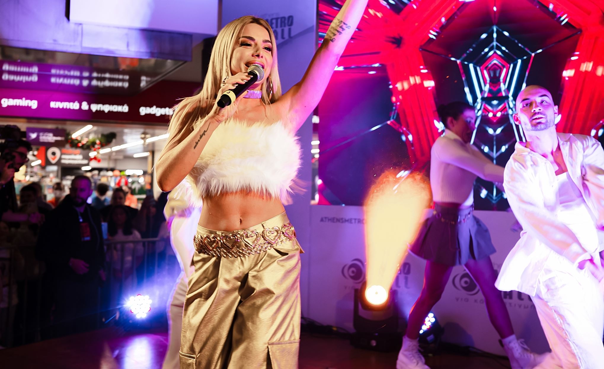 Live Stage στο Athens Metro Mall με τον Λάμψη 92,3