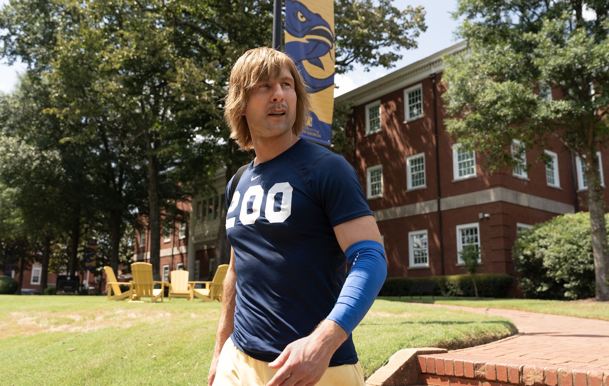 Αυτή ίσως είναι η feel-good κωμωδία που χρειαζόμαστε μέχρι να βγει επιτέλους το Ted Lasso