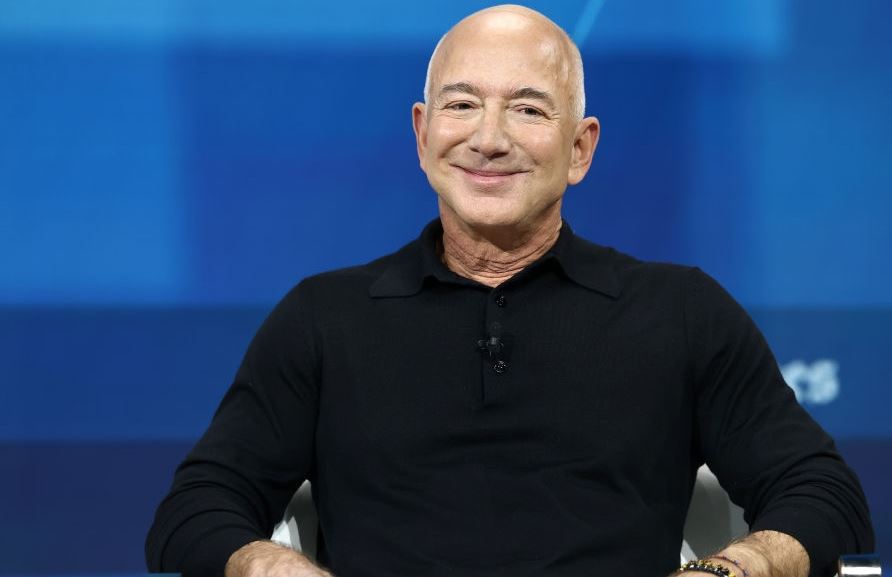 Δείτε τον γιγαντιαίο πύραυλο New Glenn του Jeff Bezos που πήγε για πρώτη φορά στο διάστημα