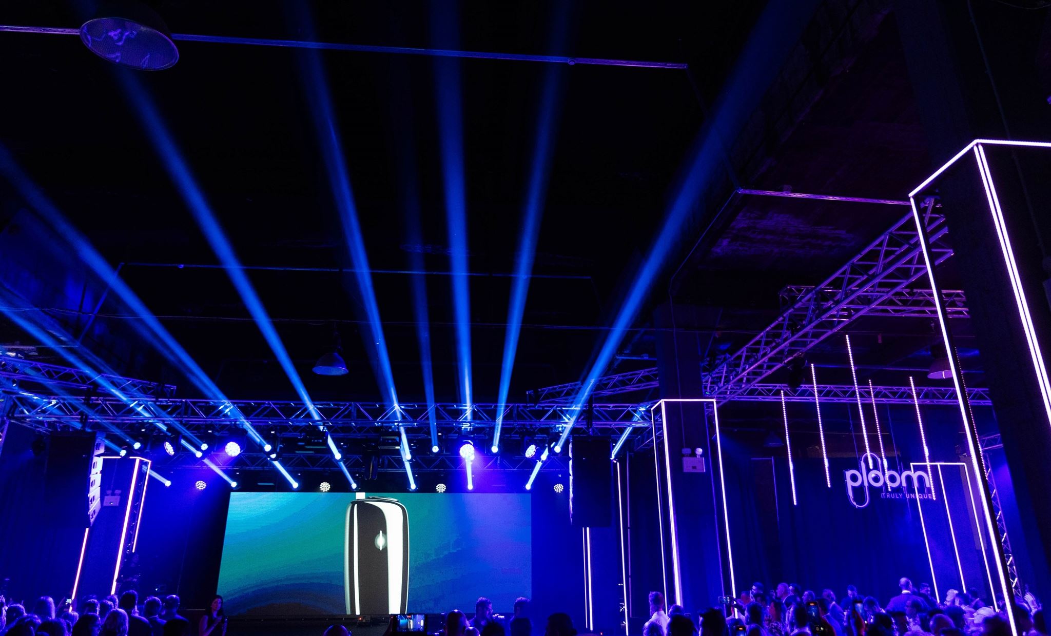 Όσα συνέβησαν στο εντυπωσιακό λανσάρισμα του Ploom στην Ελλάδα