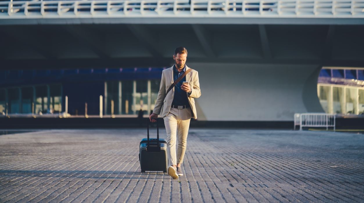 Τα κόλπα για φθηνές πτήσεις δεν έχουν αποτέλεσμα, λένε οι ειδικοί