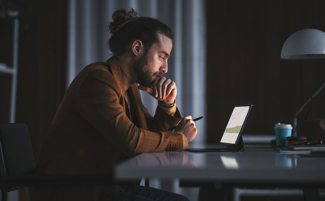1 στους 4 Έλληνες φοβάται ότι θα χάσει τη δουλειά του εξαιτίας της τεχνητής νοημοσύνης