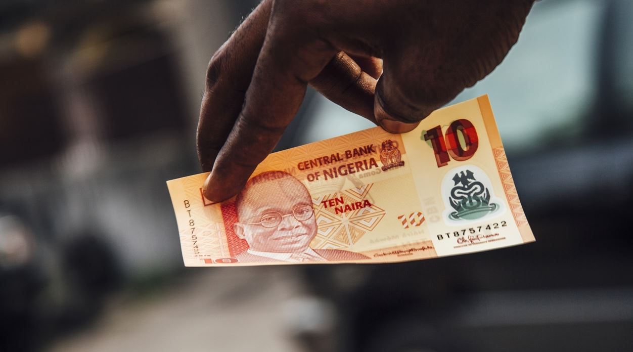 Η κρίση του νάιρα στη Νιγηρία πλησιάζει προς το τέλος της