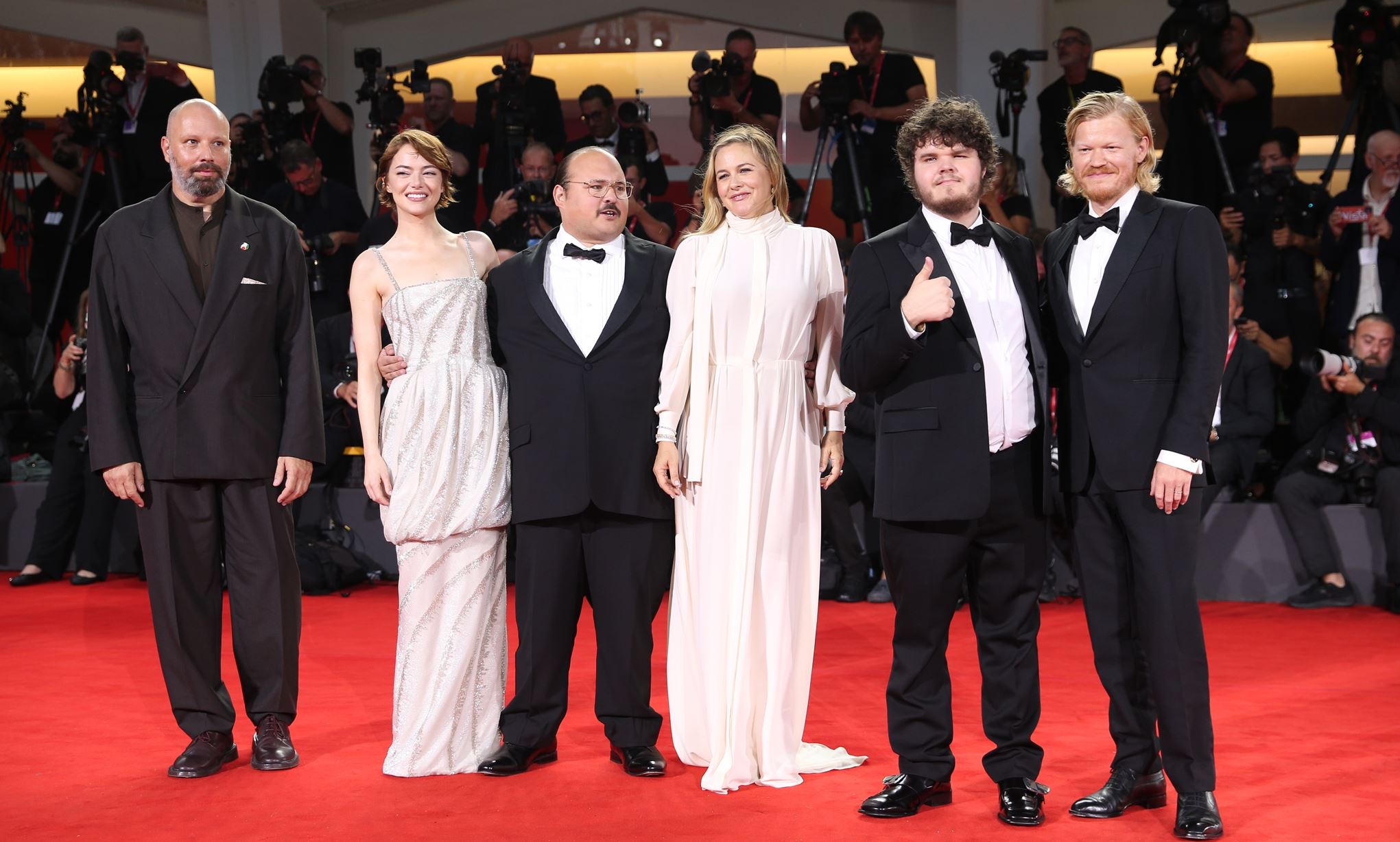 Έχουμε trailer για το Bugonia, τη νέα ταινία του Γιώργου Λάνθιμου - Αποθεώθηκε στο Φεστιβάλ Βενετίας