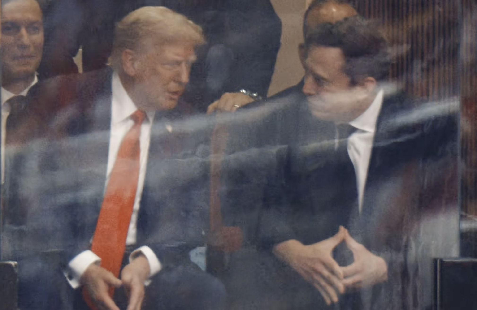 Donald Trump και Elon Musk ξανά μαζί: Το στιγμιότυπο που σχολιάζουν όλοι (video)