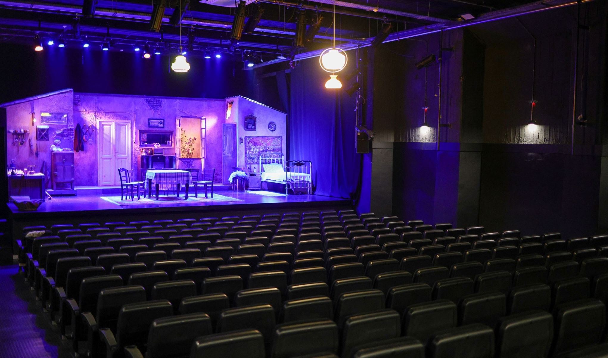 Ένα νέο, υπέροχο θέατρο άνοιξε μόλις στην Κυψέλη