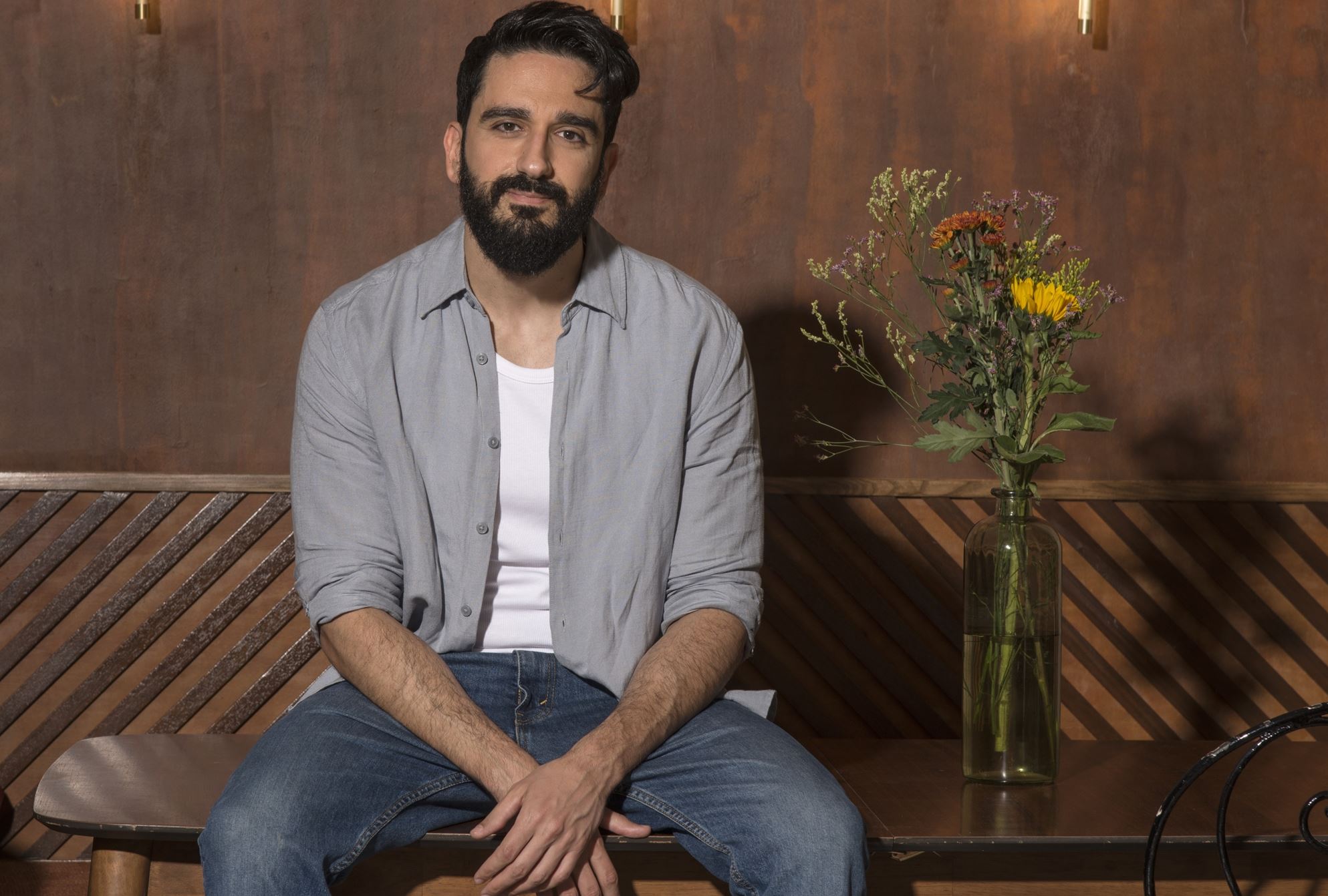 Ο Διονύσης Ατζαράκης δε γελάει εύκολα